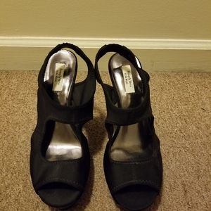 Heel Dress Sandals. Black. Size 7.